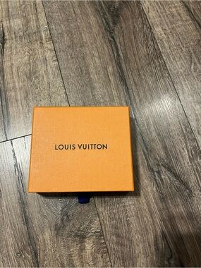 Louis Vuitton box